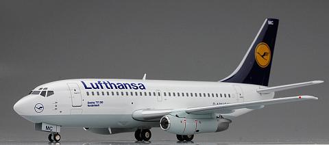Коллекционная модель самолета Boeing 737-200 Lufthansa Коллекционная модель самолета Boeing 737-200 Lufthansa