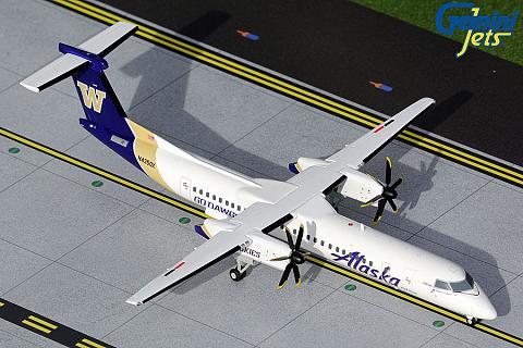 Bombardier Dash 8 Q400 "Huskies"