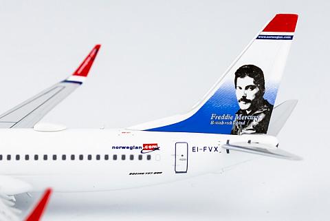    Boeing 737-800 "Freddie Mercury"