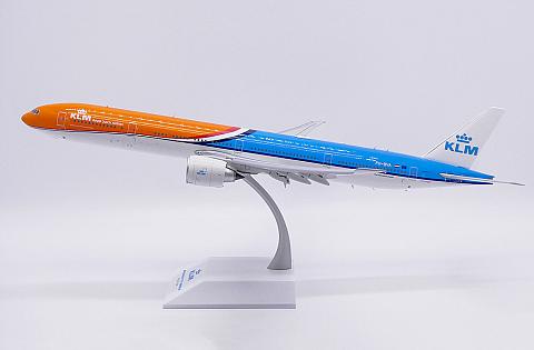    Boeing 777-300ER "Orange Pride" ( )