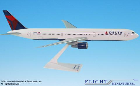    Boeing 767-400  Flight Miniatures