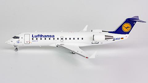 Модель самолета Bombardier CRJ-100LR Модель самолета Bombardier CRJ-100LR