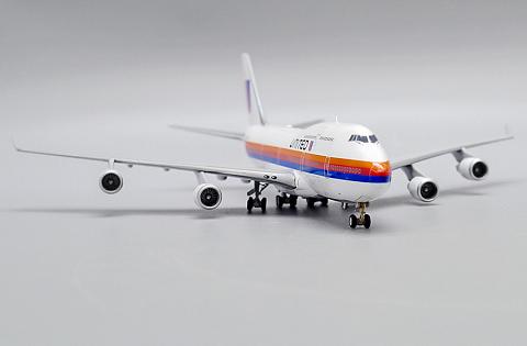    Boeing 747-400 "Saul Bass"