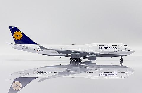 Boeing 747-400 ( )
