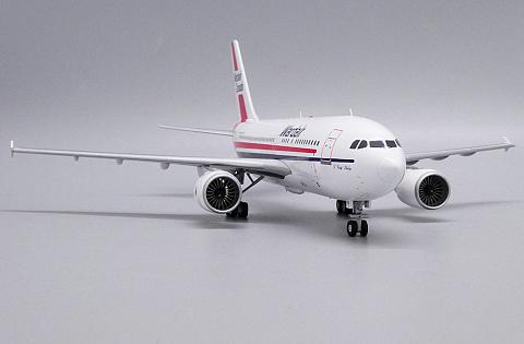 Модель самолета Airbus A310-300 Модель самолета Airbus A310-300