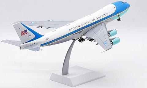 Модель самолета Boeing VC-25A "Air Force One" Модель самолета Boeing VC-25A "Air Force One"