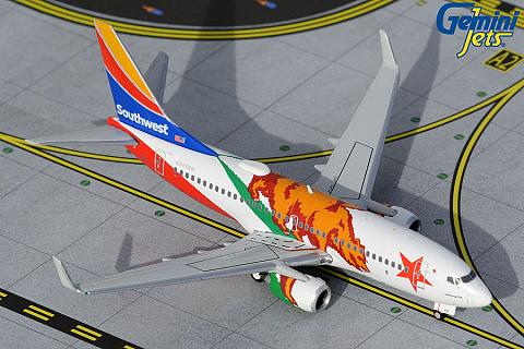 Boeing 737-700 "California One"