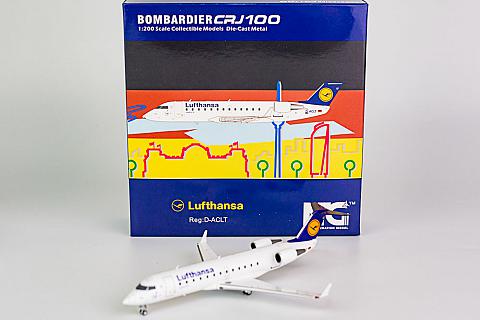 Модель самолета Bombardier CRJ-100LR Модель самолета Bombardier CRJ-100LR