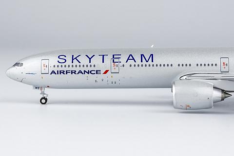 Модель самолета  Boeing 777-300ER "Skyteam"