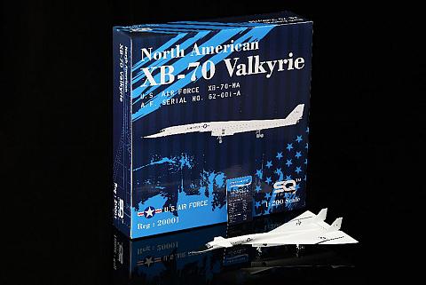 Модель самолета North American XB-70 Valkyrie Модель самолета North American XB-70 Valkyrie