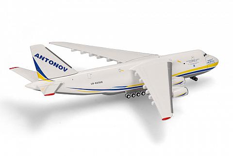 Модель самолета Антонов Ан-124 Модель самолета Антонов Ан-124