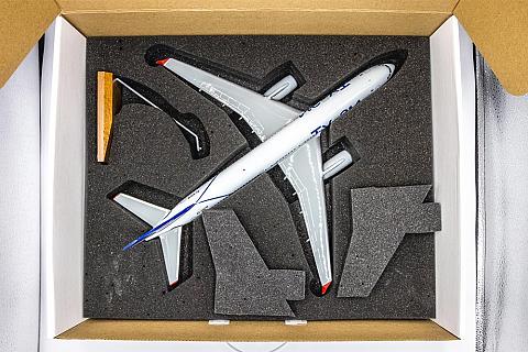 Модель самолета Туполев Ту-214 Модель самолета Туполев Ту-214