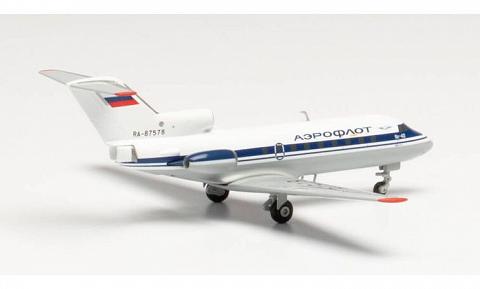 Модель самолета  Яковлев Як-40