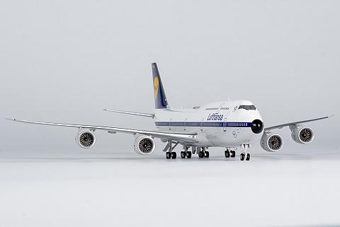 Модель самолета Boeing 747-8 "RETRO" Модель самолета Boeing 747-8 "RETRO"