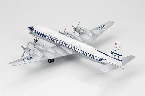    Douglas DC-7 Pan American  Hobby Master