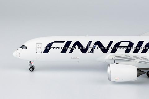 Модель самолета Airbus A350-900 Модель самолета Airbus A350-900