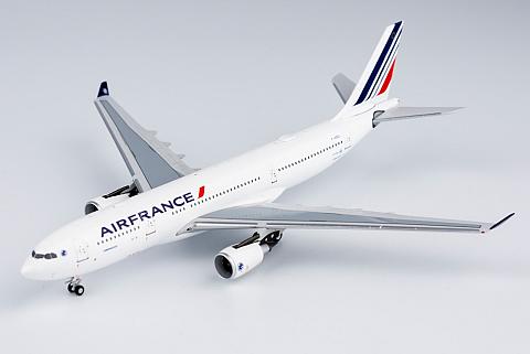 Модель самолета Airbus A330-200 Модель самолета Airbus A330-200