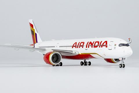 Модель самолета Airbus A350-900 Модель самолета Airbus A350-900