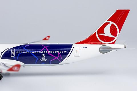 Модель самолета  Airbus A330-300 "UEFA Champions Leagu"