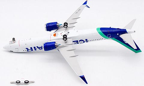 Модель самолета  Boeing 737MAX 8