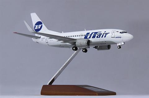    Boeing 737-500 UTair   1:200