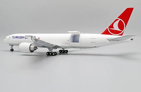 Модель самолета Boeing 777F (с открытыми люками) Модель самолета Boeing 777F (с открытыми люками)