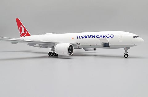 Модель самолета Boeing 777F (с открытыми люками) Модель самолета Boeing 777F (с открытыми люками)