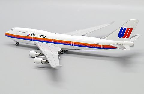    Boeing 747-400 "Saul Bass"