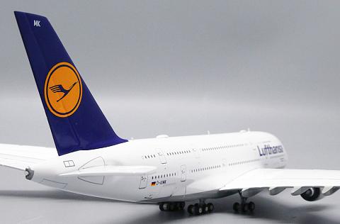Модель самолета Airbus A380-800 Модель самолета Airbus A380-800