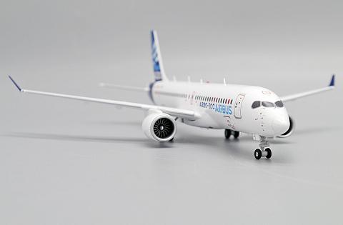 Модель самолета  Airbus A220-300