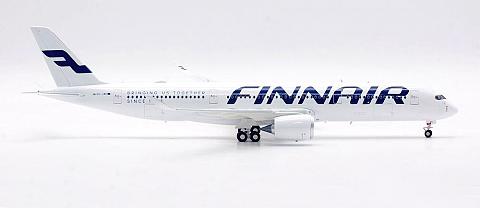 Модель самолета Airbus A350-900 Модель самолета Airbus A350-900