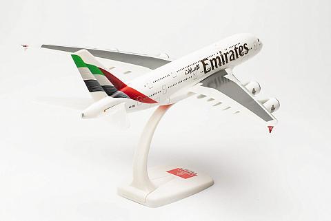 Модель самолета Airbus A380-800 Модель самолета Airbus A380-800
