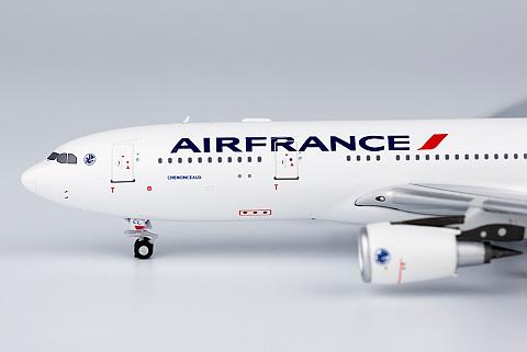 Модель самолета Airbus A330-200 Модель самолета Airbus A330-200