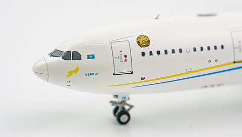 Модель самолета  Airbus A330-200 "Борт №1 Казахстана"