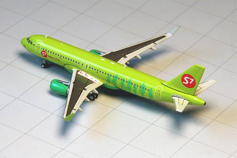    Airbus A320 S7 Airlines   1:400