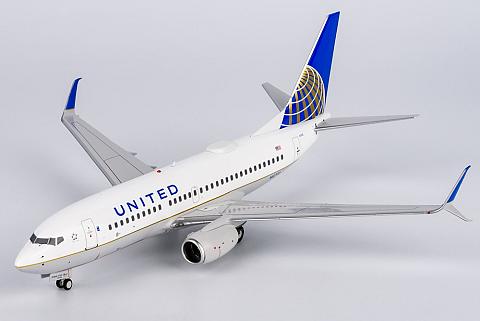 Модель самолета Boeing 737-700 Модель самолета Boeing 737-700