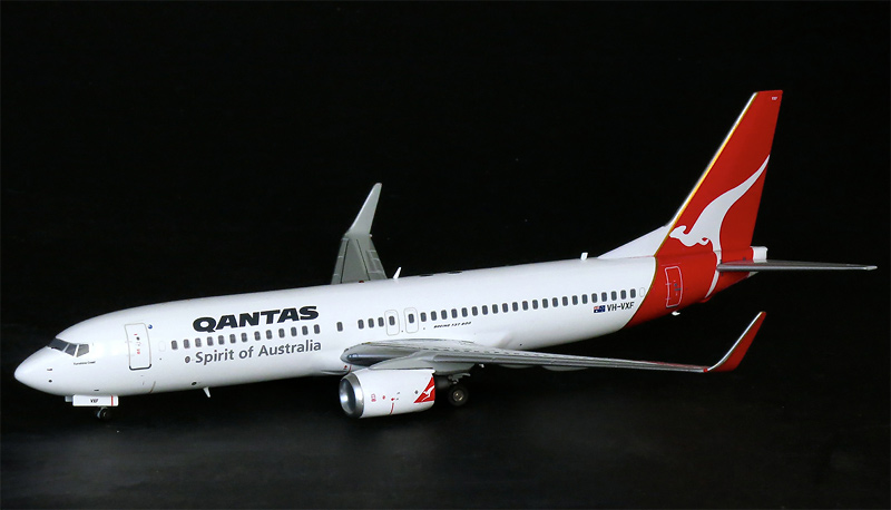    -737-800  Qantas
