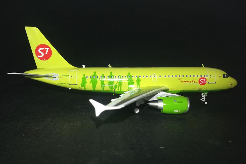    Airbus A319  S7 Airlines