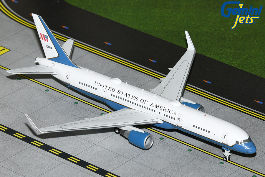    Boeing C-32A "Air Force Two"