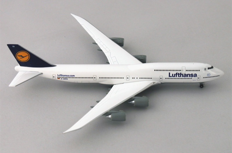    Boeing 747-8I  Lufthansa