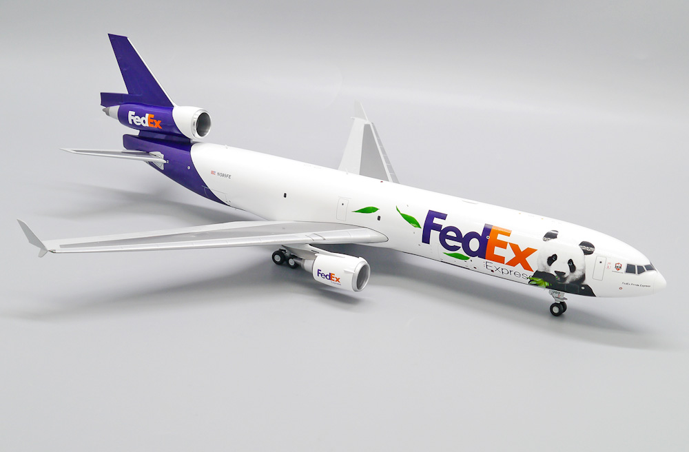 Модель самолета  McDonnell Douglas MD-11F "Panda Express"