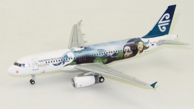 Модель самолета Airbus A320-200 "Lord of the Rings" Модель самолета Airbus A320-200 "Lord of the Rings"