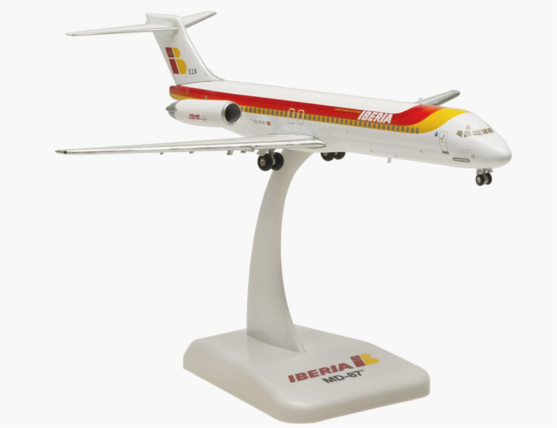 Готовая модель самолета MD-87 авиакомпании Iberia