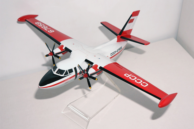 Готовая модель самолета Л-410УВП