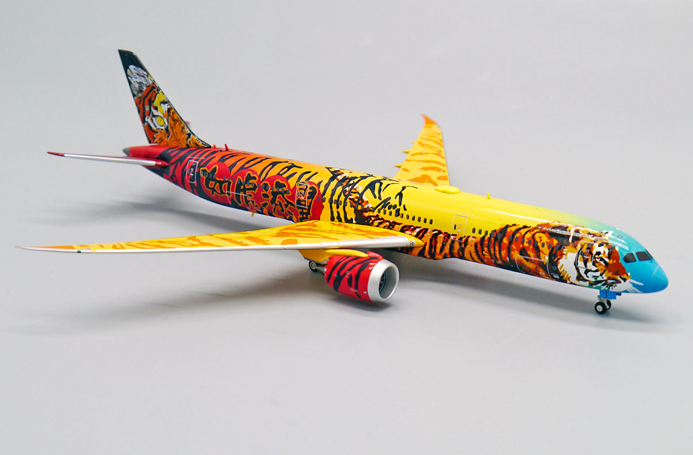 Модель самолета  Boeing 787-9 " Year of Tiger"