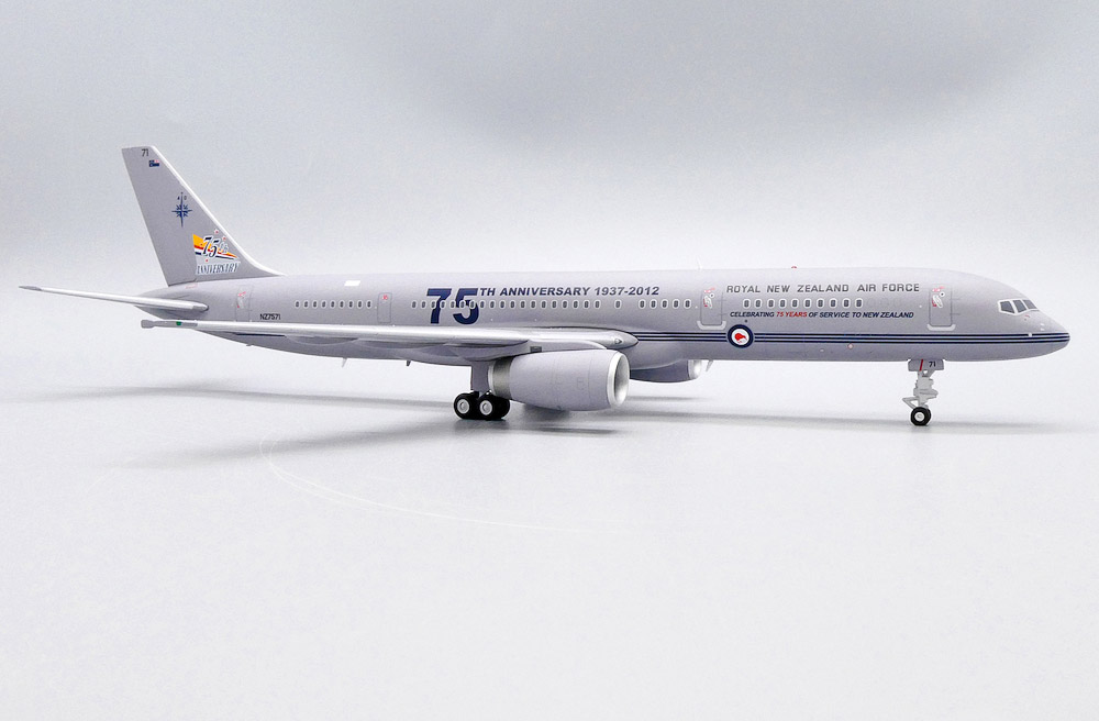    Boeing 757-200 "75  RNZAF"