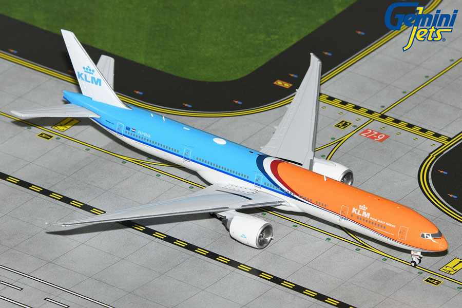    Boeing 777-300ER "Orange Pride"