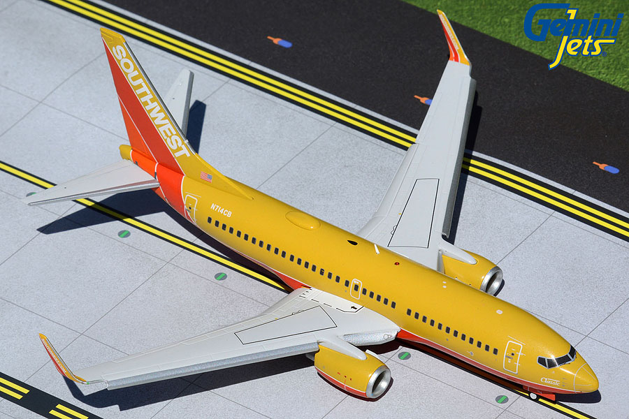Модель самолета  Boeing 737-700 (выпущенная механизация)