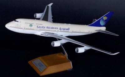 Модель самолета Boeing 747-400 Модель самолета Boeing 747-400