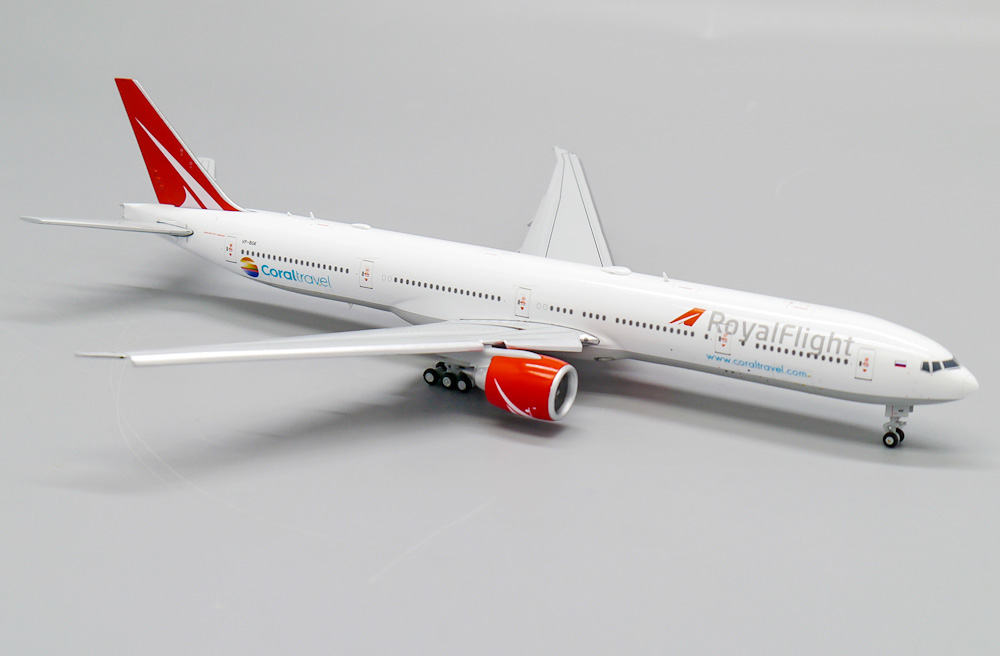 Модель самолета  Boeing 777-300ER (выпущенная механизация)